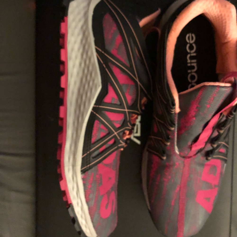 New Women’s size 9 Adidas “Bounce” running shoe.
